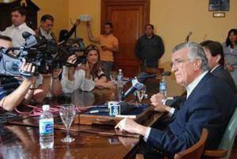 Gioja hizo varios anuncios y asegur� la llegada de la Presidenta 