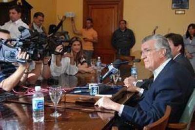 Gioja hizo varios anuncios y asegur� la llegada de la Presidenta 