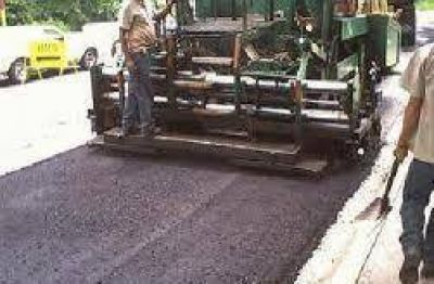 Se est�n asfaltando calles en Castelar sur