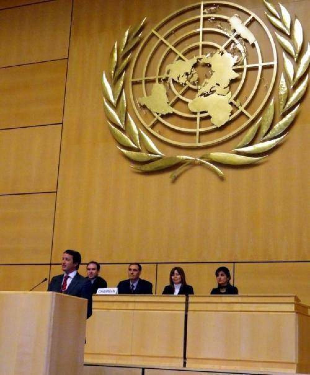 Insaurralde en Ginebra disert� sobre Lomas y firm� un convenio sobre comercio y desarrollo