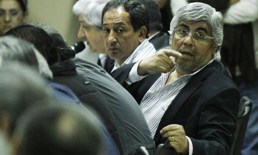 Moyano respald� el proyecto de interferencia sindical en las empresas en el Congreso