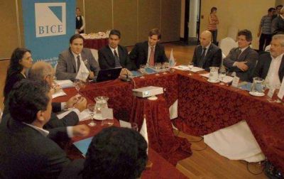 Ministros de producci�n del Noa se reunieron con Capitanich para afianzar el desarrollo integral 