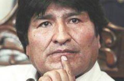 Evo quiere estatizar las AFJP y bajar la edad para jubilarse