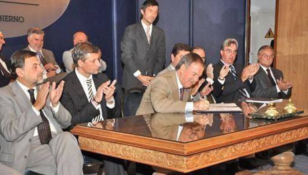 En 20 d�as, Provincia inicia obras de gas por $ 1.370,4 millones
