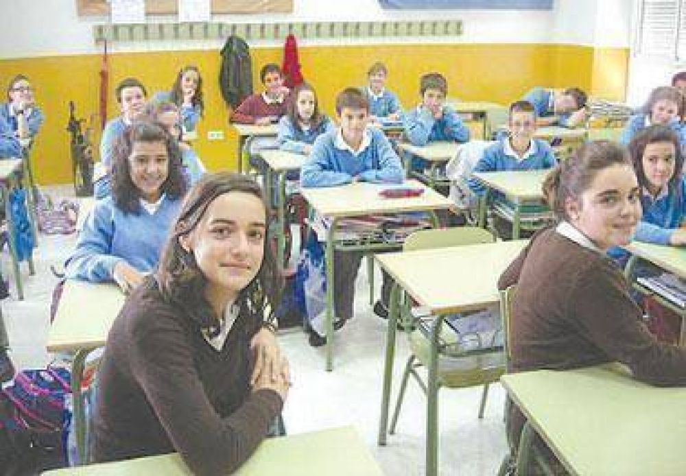 Docentes de nivel medio realizan hoy un paro general