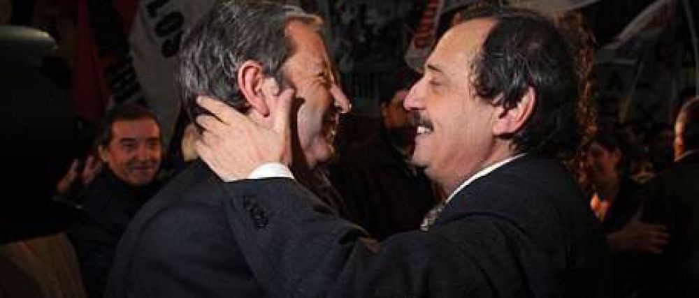 La juventud alfonsinista exige la renuncia de Cobos