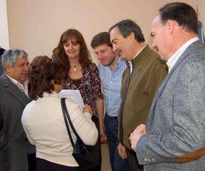 Entregan nuevos t�tulos de propiedad en el marco de la regularizaci�n dominial de la ciudad