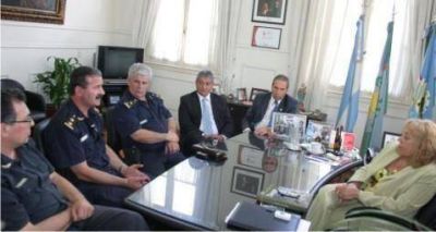 En su Despacho Municipal  La Jefa Comunal Stella Giroldi se reuni� con autoridades Policiales del Distrito