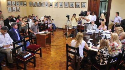 Aportes y rechazos en la primera audiencia p�blica por la ley educativa
