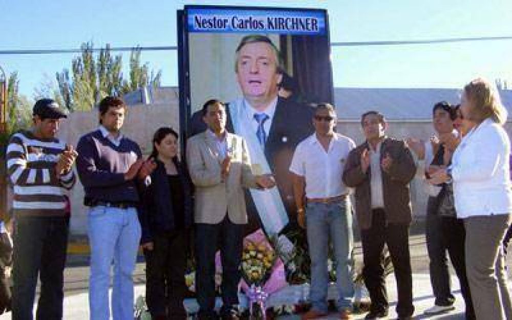 En el D�a del Militante, Ca�ad�n Seco rindi� homenaje a emblem�tica figura de Kirchner