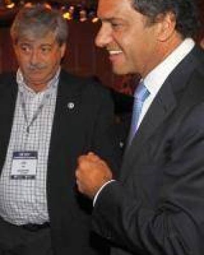 A trav�s de Scioli, Buzzi le envi� un mensaje conciliador a Cristina