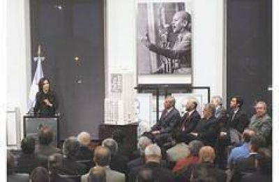 Cristina acord� la paz social con gremios, provincias y petroleras