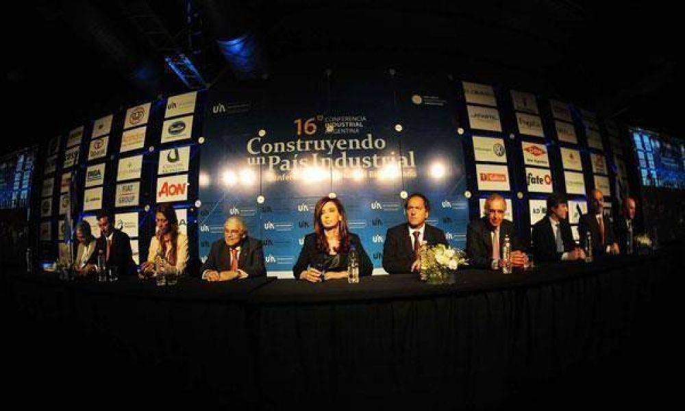 Industriales destacan el aporte del ministro Julio De Vido como interlocutor con el Gobierno