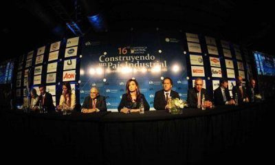 Industriales destacan el aporte del ministro Julio De Vido como interlocutor con el Gobierno