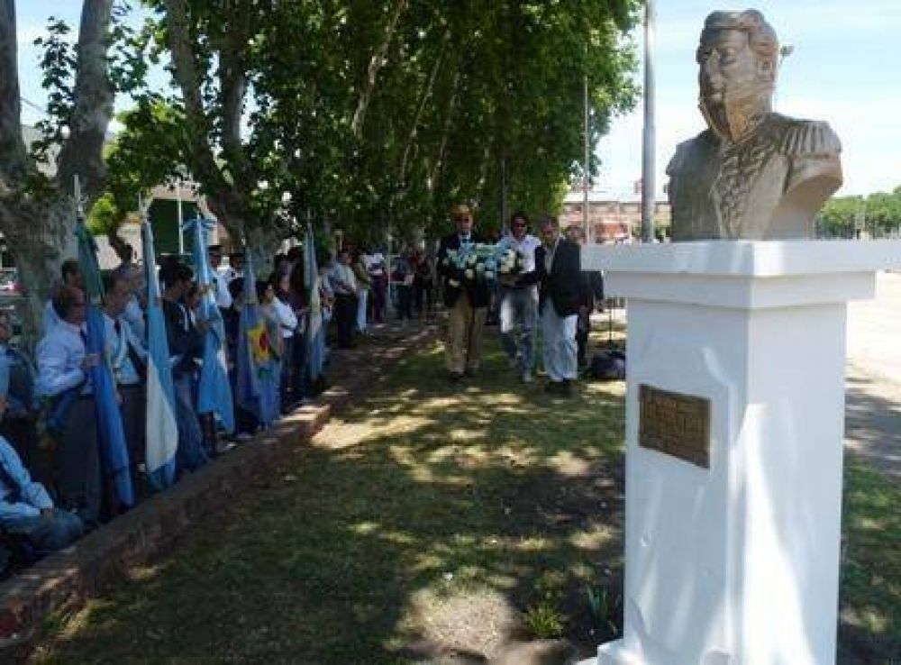 Acto en conmemoraci�n del D�a de la Soberan�a 