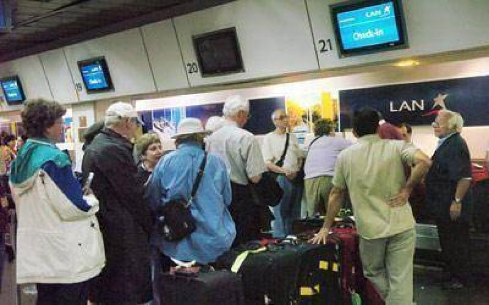 Comodoro perdi� diez vuelos por semana ante el cierre de Aeroparque