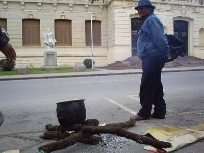 Quejas por frecuentes cortes en la calle Belgrano
