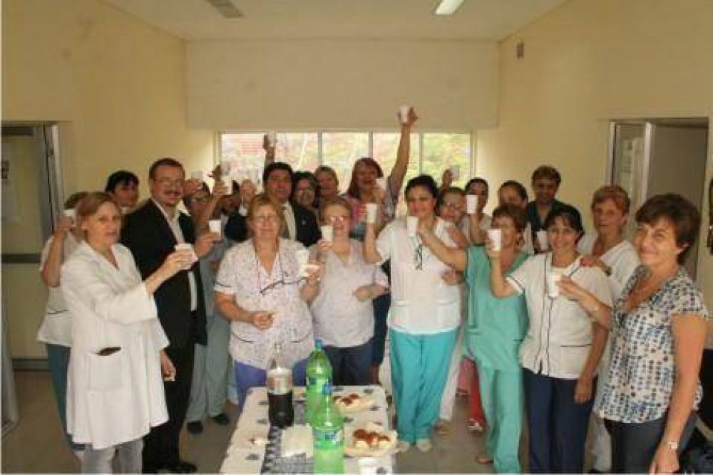 Enfermeras y enfermeros del Hospital fueron agasajados por el Municipio