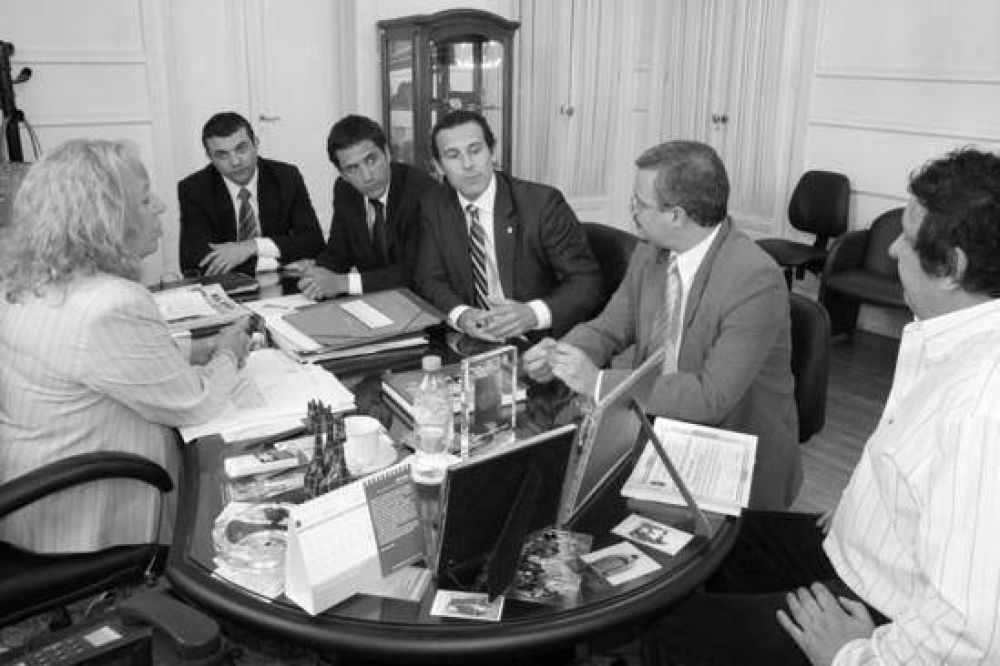 La Jefa Comunal Stella Giroldi recibi� al Director del Instituto Nacional de Capacitaci�n Pol�tica
