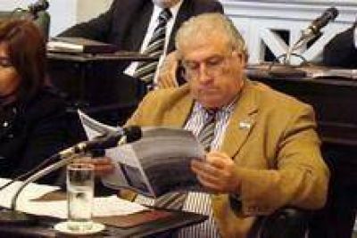 UCR: Ricardo marca la cancha y anticipa una etapa "diferente"