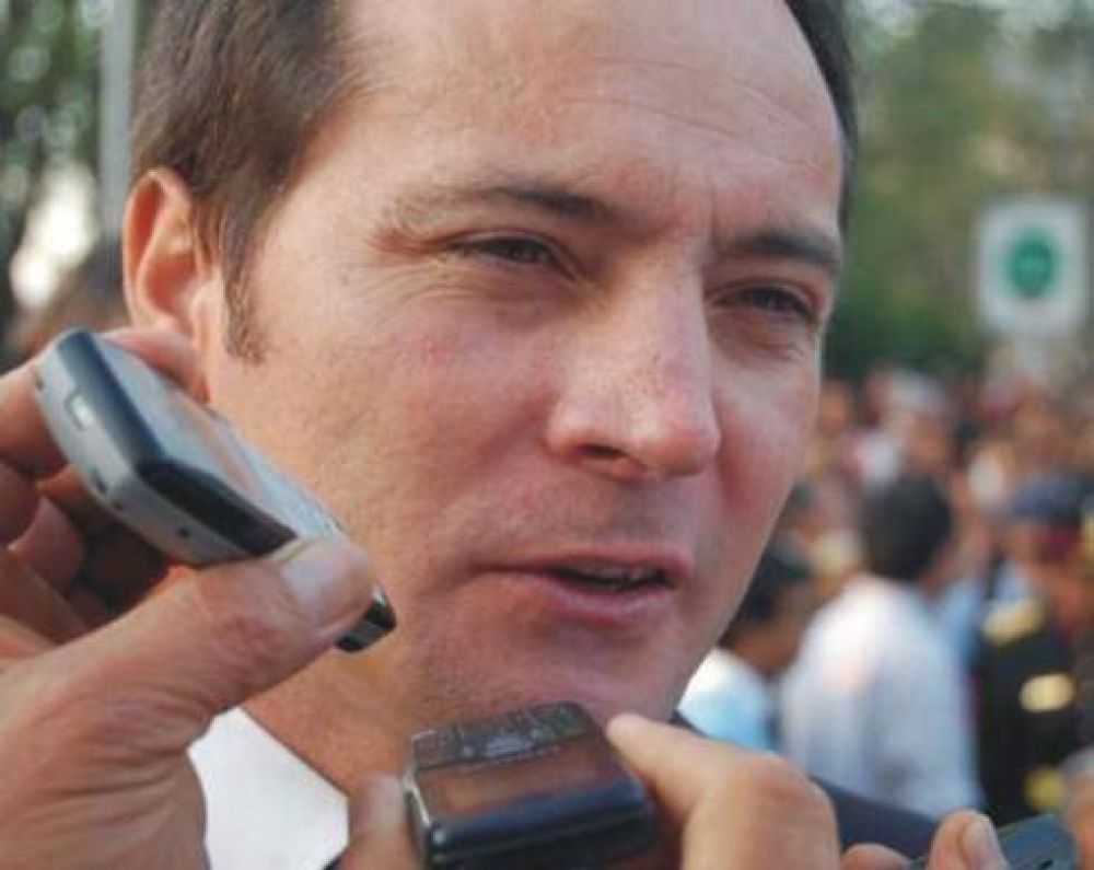 �Camau gasta 180 mil pesos por d�a para promocionar su figura y no los servicios municipales� 