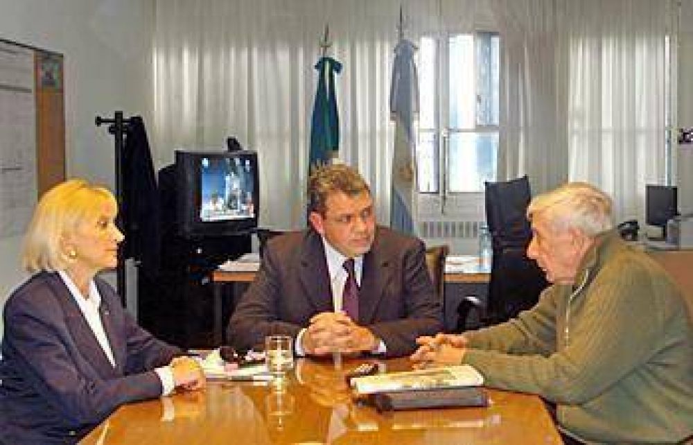 Luego de m�s de tres d�cadas, vecinos del barrio de la UOM podr�n escriturar
