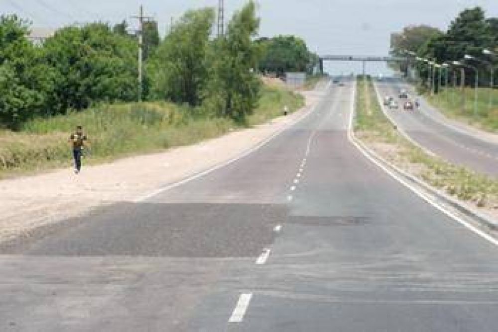 �Para cu�ndo un trabajo serio? Una precaria soluci�n para reparar otra vez la Ruta N� 6