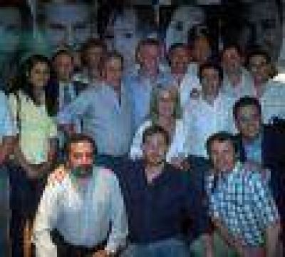 Uni�n Pro de la Cuarta se reuni� con De Narv�ez  