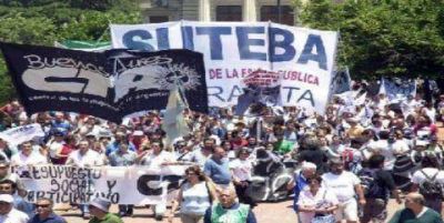 Los docentes retoman las protestas