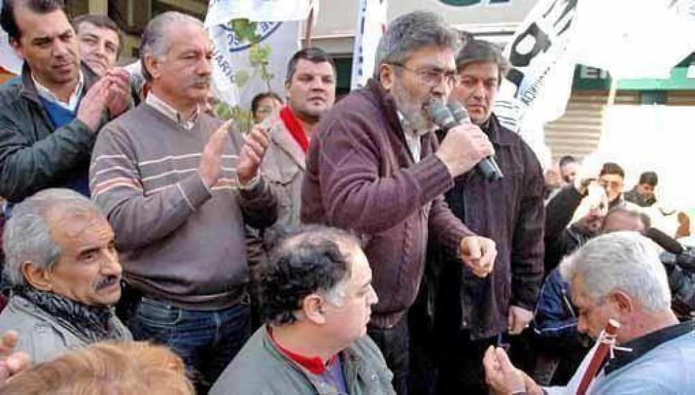 Gremios esperan gesto por �bono navide�o�
