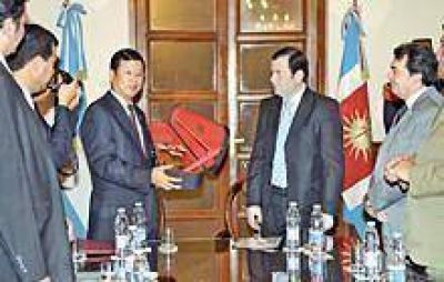 Zeng Gang destac� la potencialidad de Santiago en carne vacuna y soja 