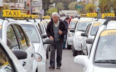 Crearon una comisi�n para analizar el servicio de taxis