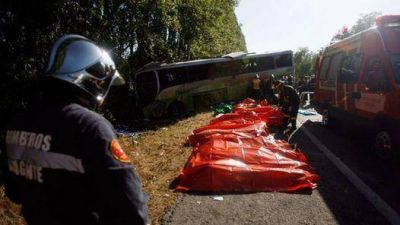 Accidente tr�gico en Chile: 18 muertos al chocar un micro