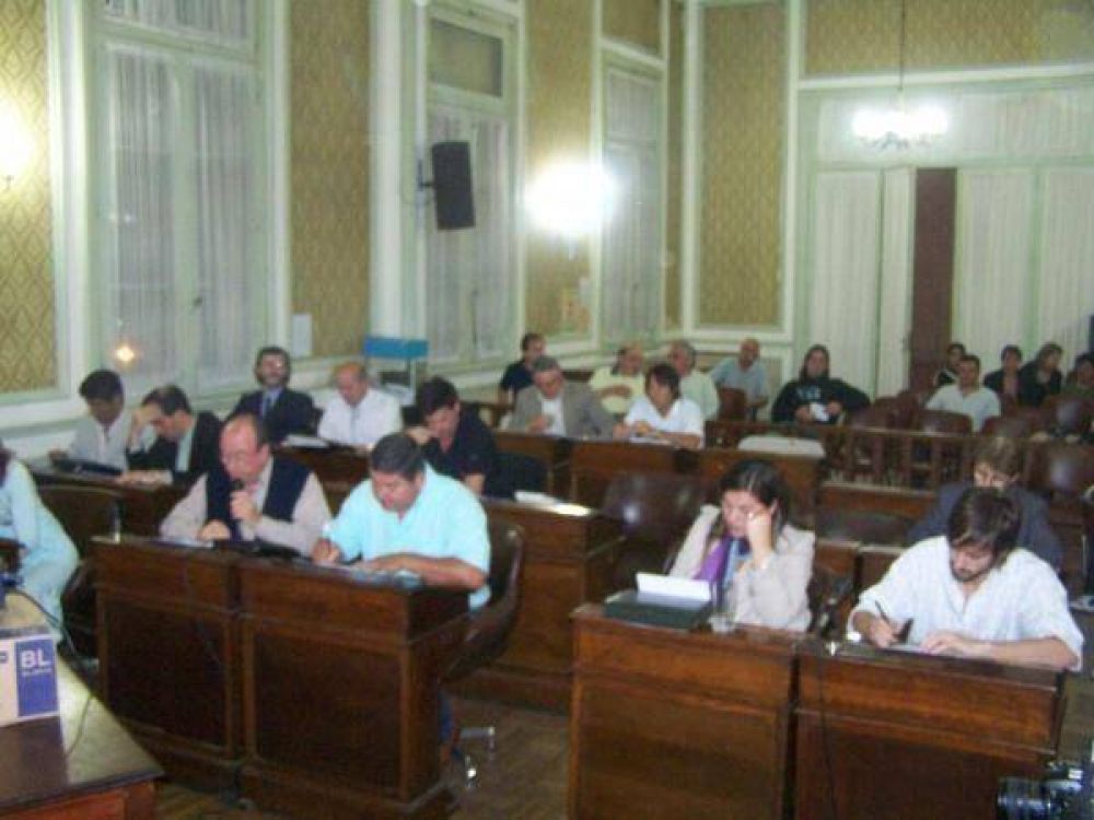 Concejales siguen estudiando el Presupuesto 2011 en comisi�n