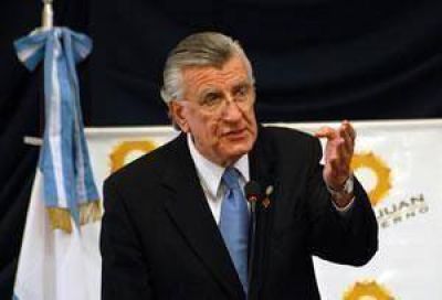 Convenci�n de la CAC: Gioja resalt� la obra p�blica en San Juan 