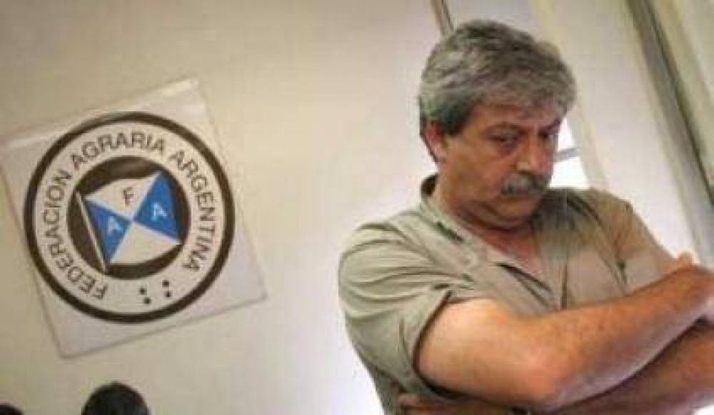 Buzzi apoya a Pino Solanas