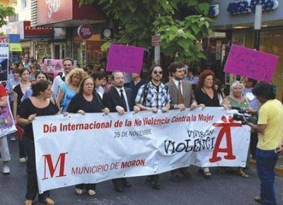 Marcha en el D�a de la no violencia hacia las mujeres
