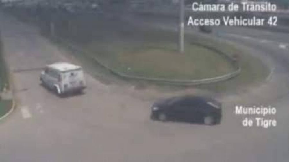 Las c�maras de seguridad de Tigre registraron el robo al blindado