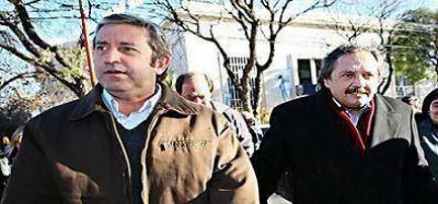 Cobos se definir� en marzo, y desoye desaf�o de Alfons�n para ir a internas