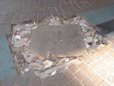 La Peatonal San Mart�n se deteriora d�a a d�a