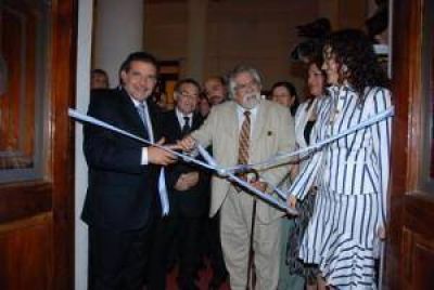 Beder y Tere:�Dejaron inaugurado el nuevo recinto legislativo�