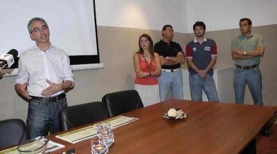 Meoni dijo que Cobos seguir� en su cargo