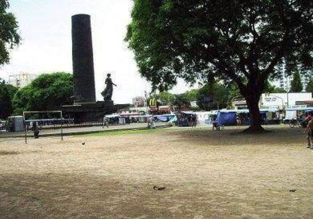 Parque Lezama, abandonado y en crisis
