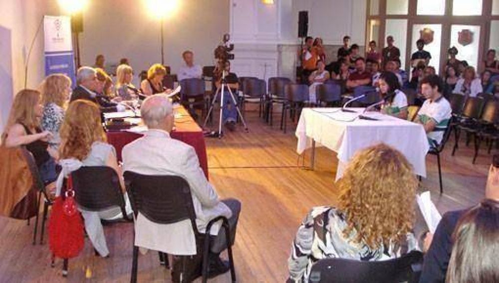 Se realiz� en R�o Cuarto la primera audiencia p�blica del interior provincial