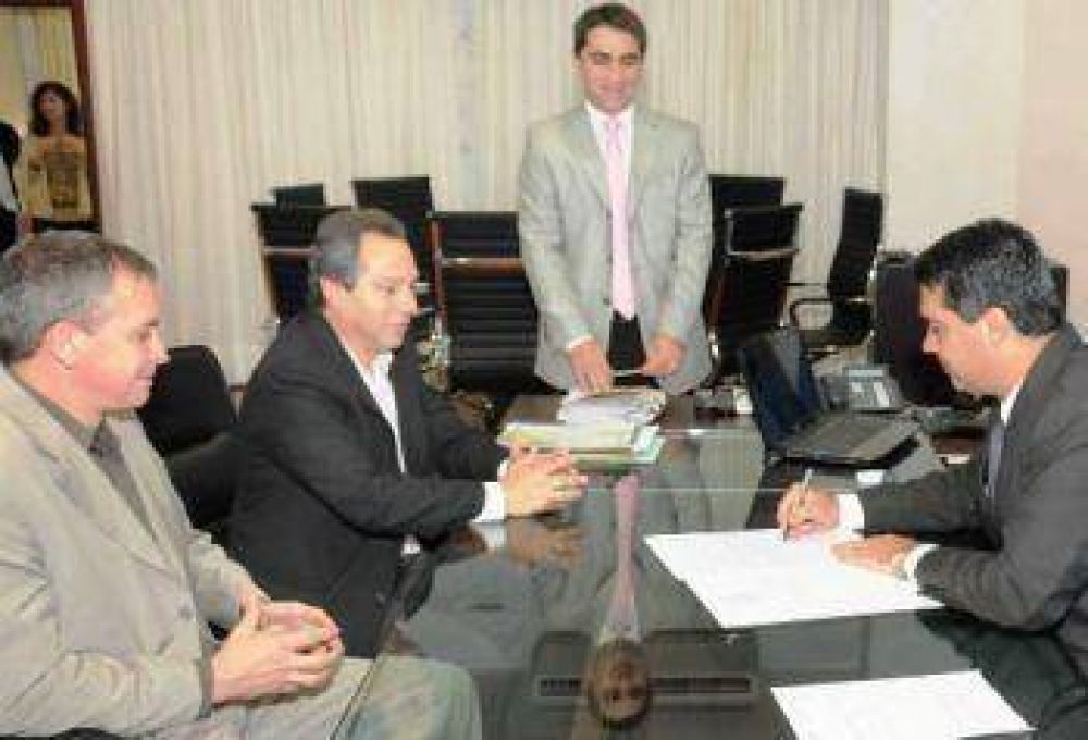 El Ejecutivo promulg� la ley que autoriza la toma del cr�dito para el acueducto