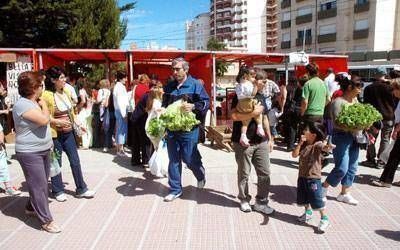 La feria �Del Productor al Vecino� llega ahora a Km 8