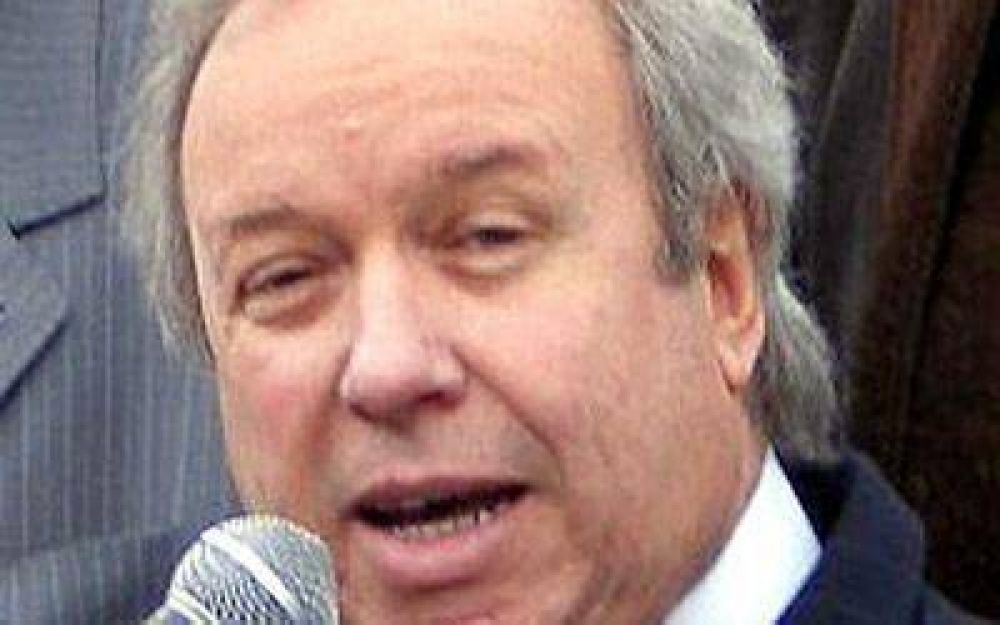 Peralta asegur� que la �pol�tica mezquina� quiso usar a Gladaell