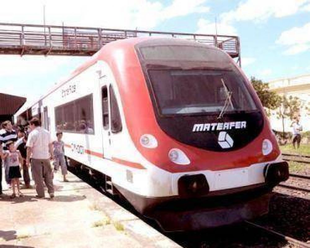 Volvieron a quedar varados los pasajeros del tren