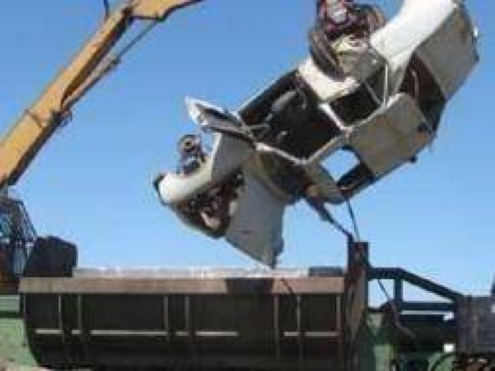 Jun�n: Municipio comenz� a compactar autos secuestrados