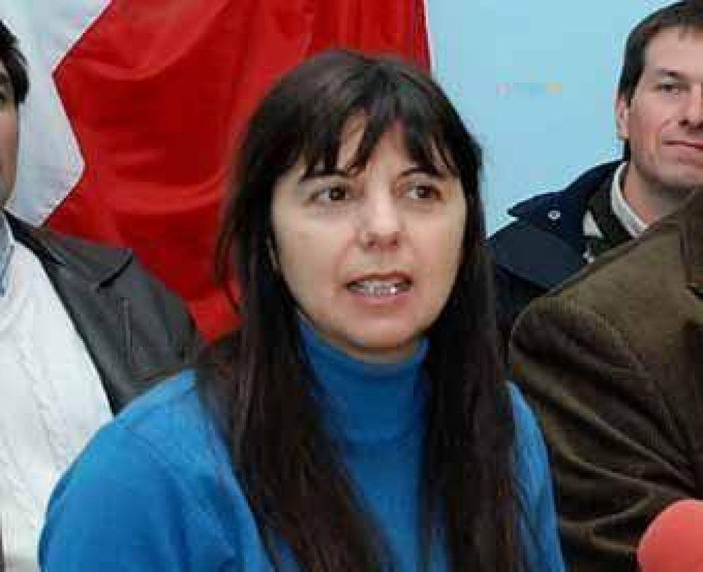  Esper no descarta ser candidata en 2011 